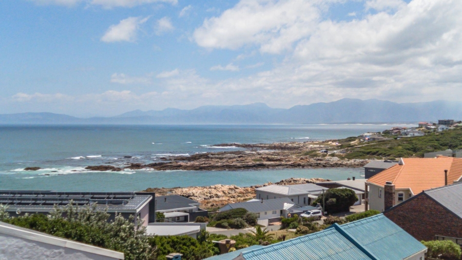 4 Bedroom Property for Sale in De Kelders Western Cape